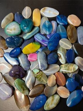 Mixed lot of 63 Agate gemstone pendant beads - Assorted Colors and sizes